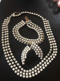 Fun vintage costume jewelry set; bracelet, necklace and earrings