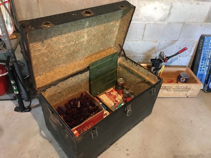 Old Trunk, 16 gauge shotgun reloading equipment