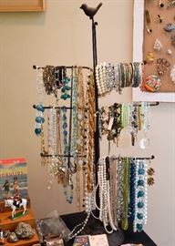 Women's Costume Jewelry (Necklaces & Bracelets)