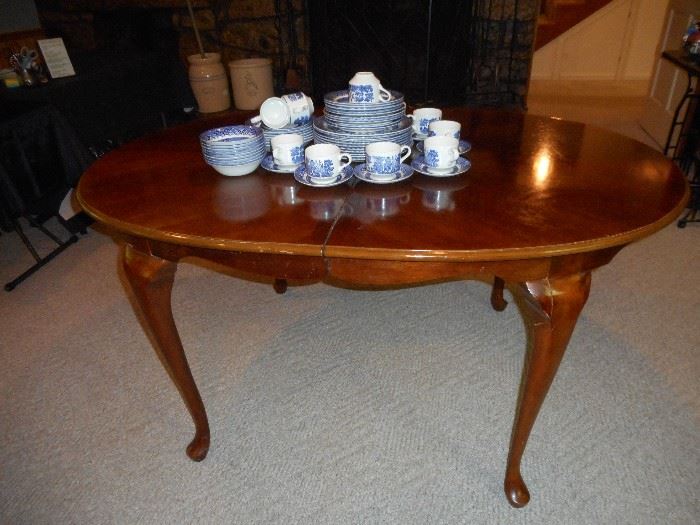 Oval Mahogany Dining Table with 2 leaves (no chairs) / Churchhill Staffordshire (Blue Willow) place setting for 10 (dishwasher safe)