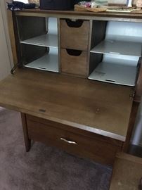 Profile dresser gallery view