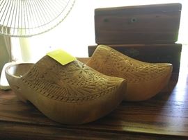 dutch wooden shoes fits men sizes 10 thru 12