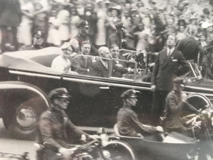 Photo of King George VI in motorcade, Amazing!!!