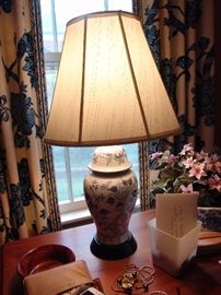 Ginger jar lamp