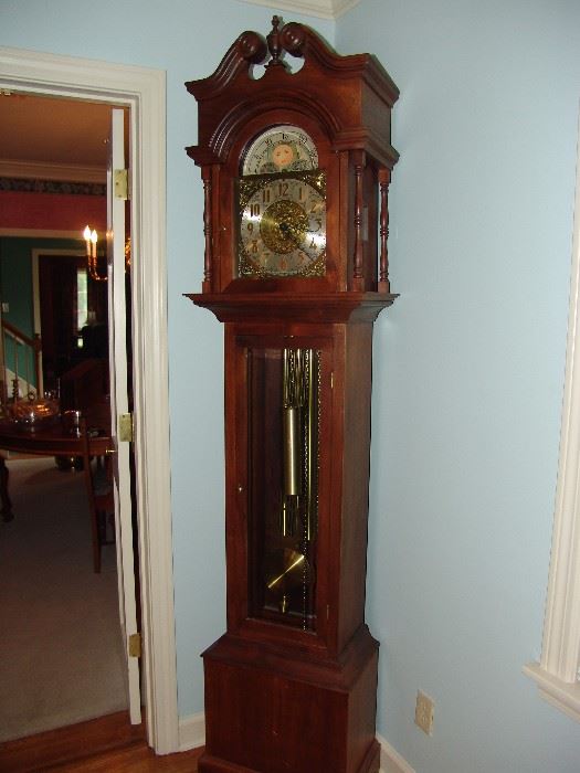 Nice Grandfather clock with large brass pendulum