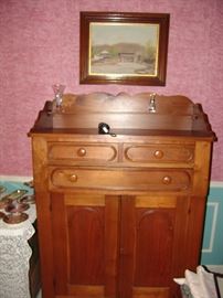 Tennessee Jackson press ( this type of cabinet was owned by President Andrew Jackson and thus is called a Jackson Press.   