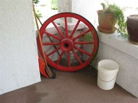 ANTIQUE WAGON WHEEL