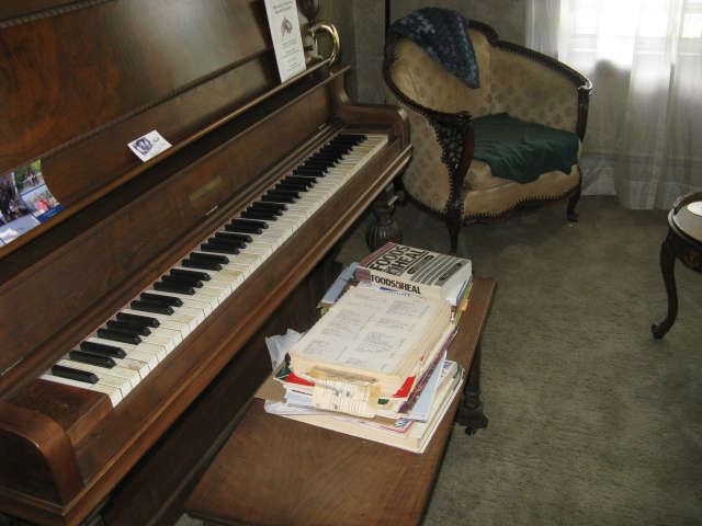 UPRIGHT PIANO AND STOOL