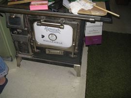 ANTIQUE MONARCH COOK STOVE
