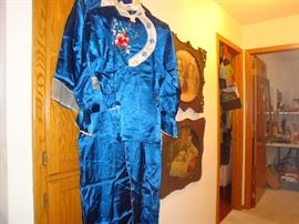 silk 3/piece pajamas, antique pictures and frames