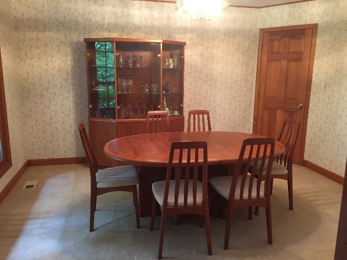 *** PREsale NOW ***   RARE TO FIND COMPLETE SET! Gorgeous Vintage Benny Linden Danish Mid Century Modern Teak Dining SET - 6 Chairs, Table w / Leaves (Seats up to 12 w Leaves) and Matching Beautiful Cabinet / Hutch.