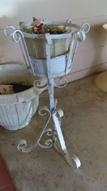 wrought iron scroll décor plant stand $10
