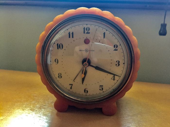 Vintage General Electric Bakelite Alarm Clock