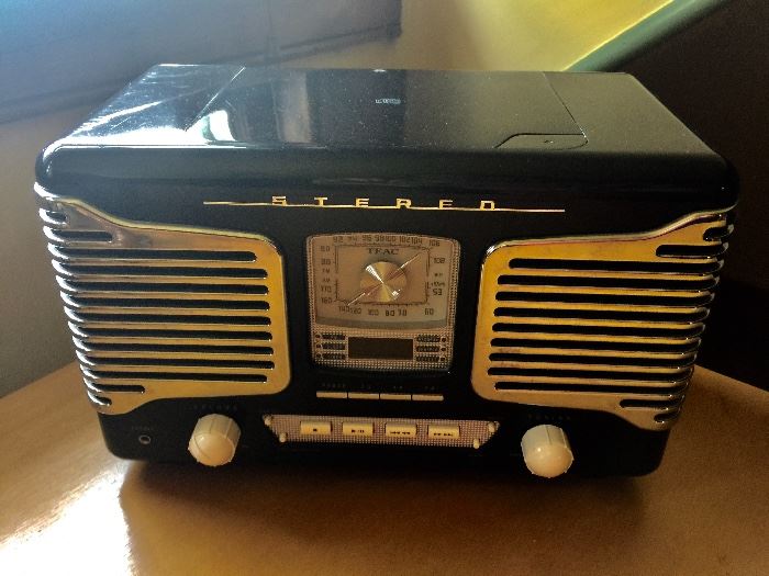 Vintage Style Black TEAC Stereo CD Player