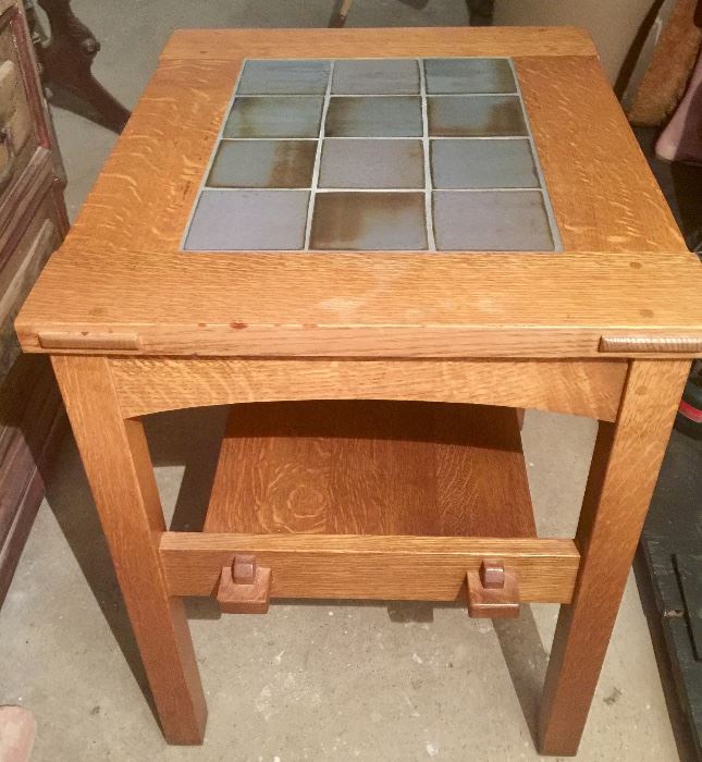 Stickley Craftsman Oak Side Table w/ Tile Inlay (20’’ x 24’’ x 27’’)