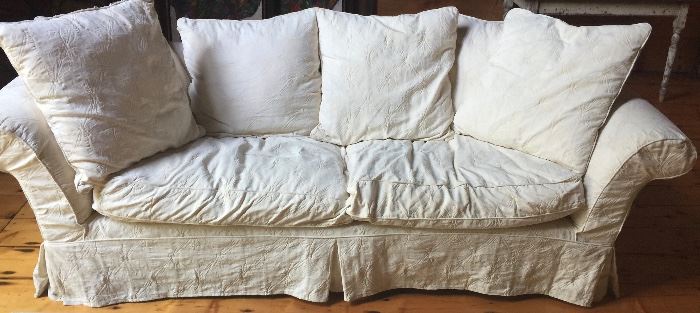 2 Cushion Cream Jacquard Slipcover Sofa (95’’ x 40’’ x 28’’)