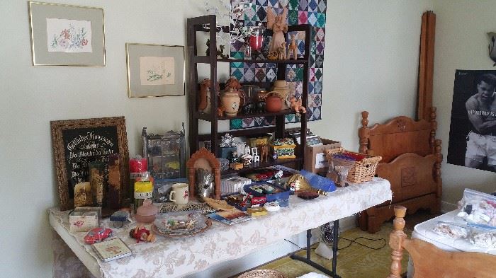 misc chotchkes....that is, knick knacks and collectibles - fun stuff!