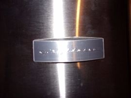 Stainless steel front / black sides Fridgidaire 