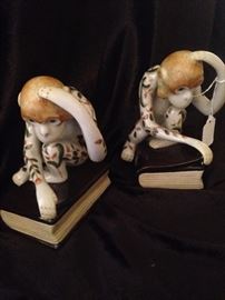 Painted monkey bookends