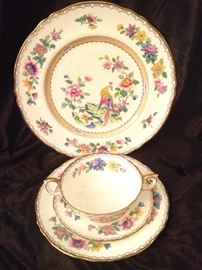 Striking Staffordshire fine bone china (also has cups & saucers)