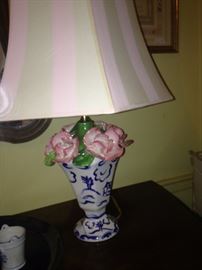 Darling pink rose lamp