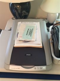 Spain Flatbead Scanner also scans negatives