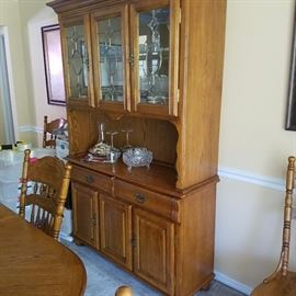 Oak hutch, lighted, with leaded glass doors