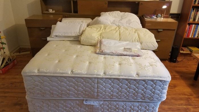 Queen bed pristine like new, Mid C rolling night stands and headboard