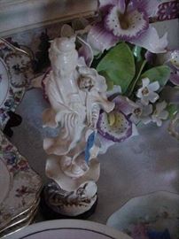 Quan Yin blanc de chin porcelain figure