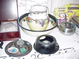 1930s era wash bowl and pitcher