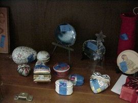 Lots of porcelain boxes