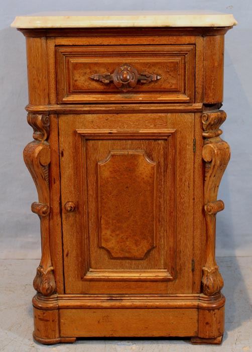 099a  Walnut Victorian half commode with original marble top and wood carved pulls, 29 in. T, 19 in. W, 18 in. D.