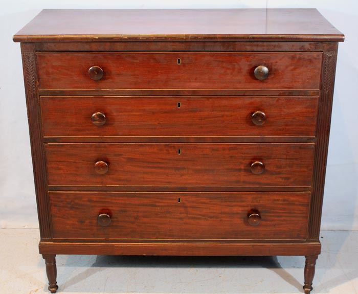 284a  Mahogany Hepplewhite 4 drawer chest with wood pulls, 42 in. T, 44 in. W, 19 in. D.