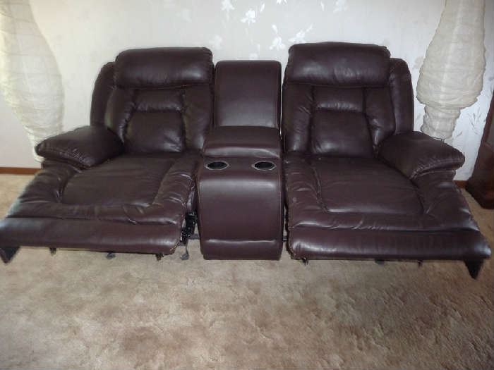 RECLINERS UP