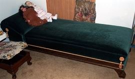 Fainting couch
