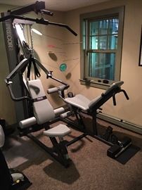 Precor - Universal Weightlifting machine
