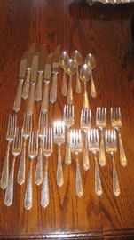 'Lady Hilton' sterling flatware by Westmoreland Silver Co. 1940's : 6 knives, 6 dinner forks, 6 salad forks, 5 teaspoons