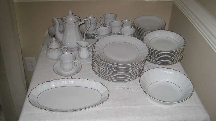  Vintage Waxbrzych made in Poland china  5 pc. place setting for 12  (dinner, salad, cup/saucer, soup bowl), cream/sugar, coffee pot,  round vegetable bowl, oval platter 