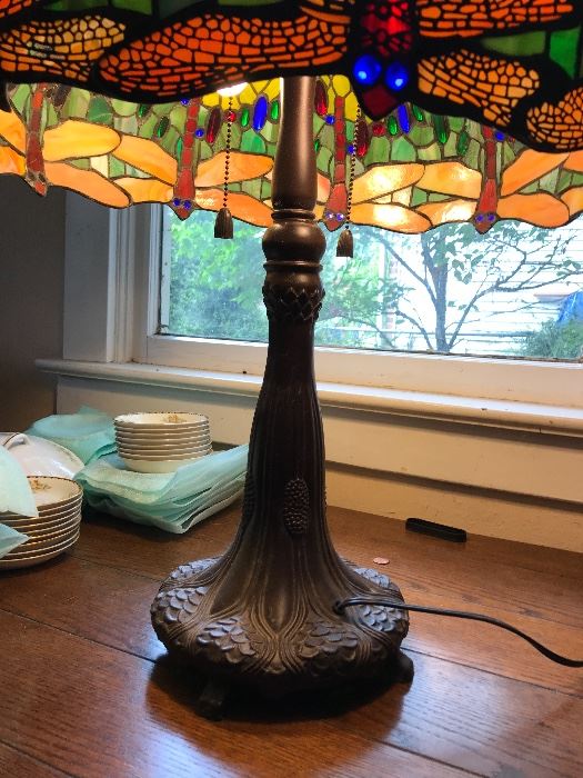 Stainglass dragonfly table lamp