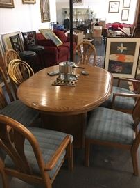 Kallen and Wamboldt dining table and chairs 