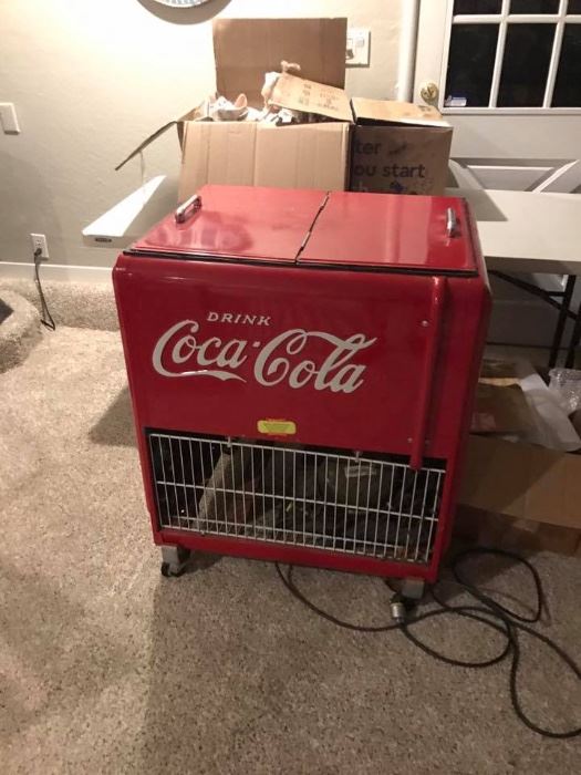 functioning vintage/ antique coca cola cooler
