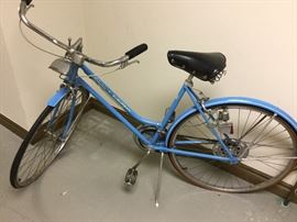 Ladies Schwinn Suburban Bicycle with Pedal Power Back and Front Lights