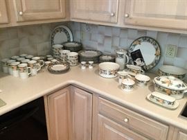 Mikasa Dinnerware & Serving Pieces "Autumn Harvest"