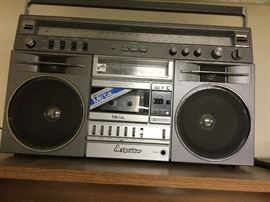 Quasar Boombox GX 3661 with Extra Battery 1980's
