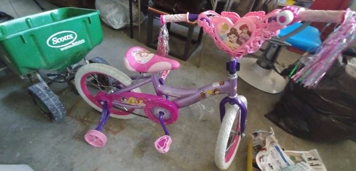 Disney Princesses bike     GARAGE