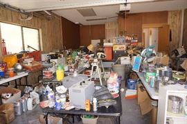 View fo the garage (almost set up)