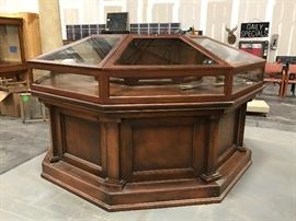 TO BE AUCTIONED 7.15.2017 Pr Wood Glass Display Cabinets, Good Condition
