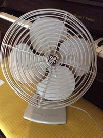 Vintage G E Fan working