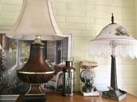 Table lamps and lamp turns