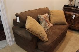 LOVE SEAT WITH SLEEPER